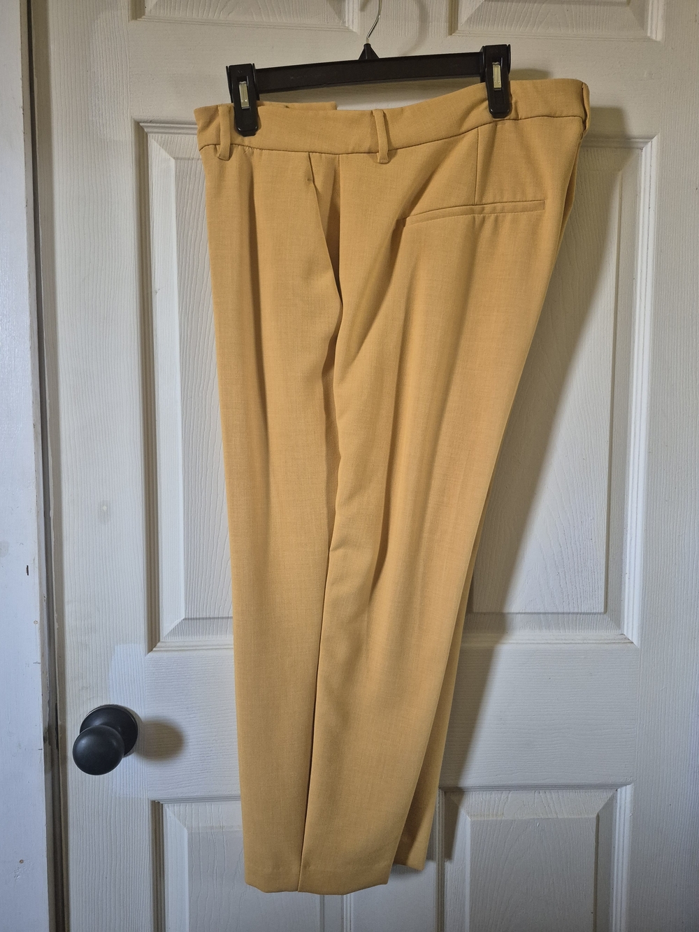 Old Navy Cropped Trousers in Mustard Yellow